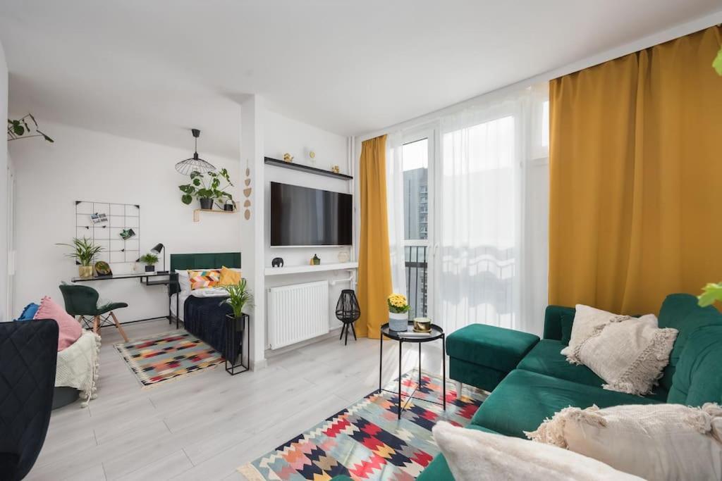 Specious City Center Studio With Park View Varšava Exteriér fotografie