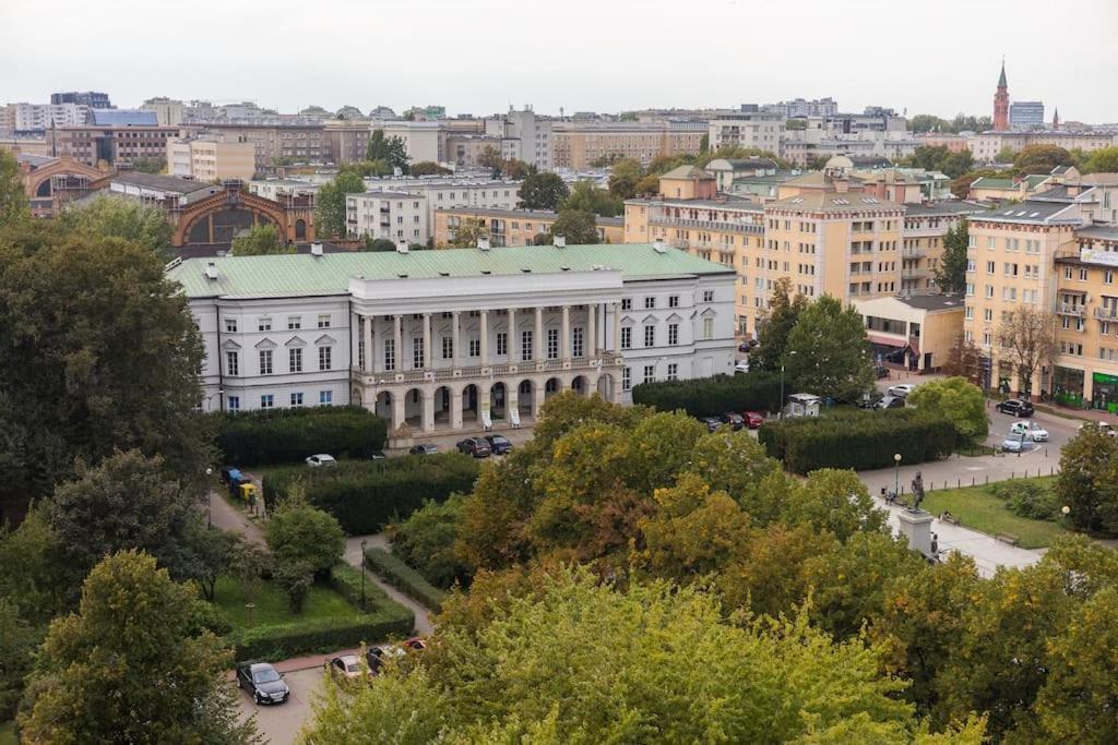 Specious City Center Studio With Park View Varšava Exteriér fotografie